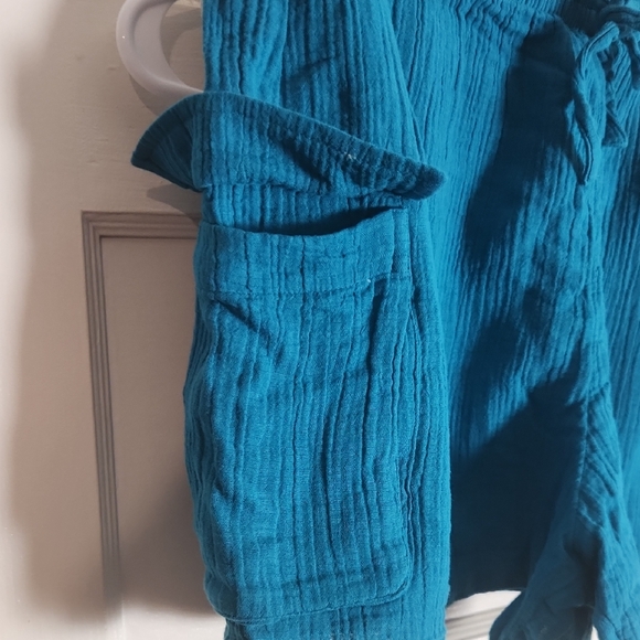 Time and Tru Blue Women's Shorts - Picture 2 of 4